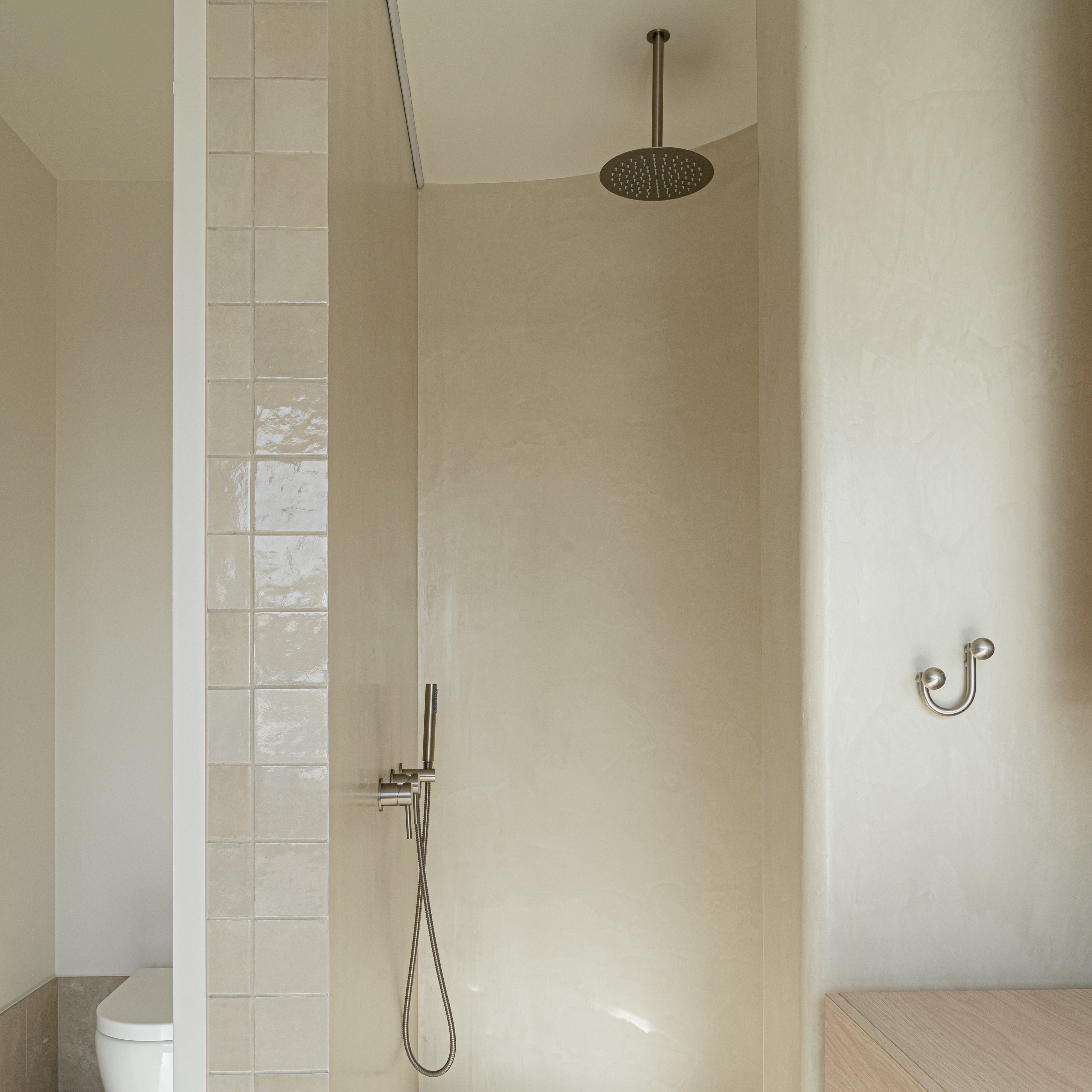 Kirra Ceiling Shower